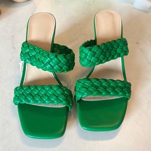 Green braided sandals size 9